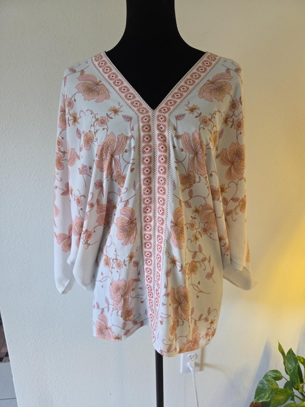Rose & Olive Pink Floral V-Neck Kimono Blouse - Picture 2 of 4